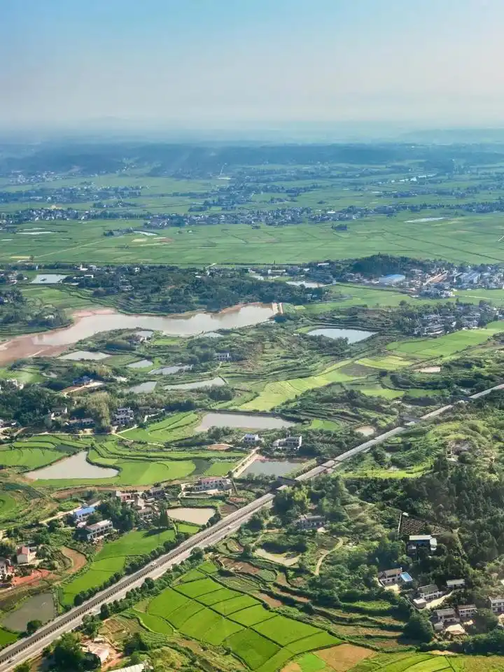 南北分界线具象化了_秦岭南北分界线地理意义_秦岭形成原因