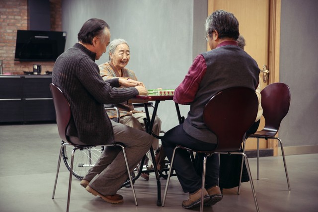 大学生村官 向阳村 选妻 合作社 致富 马秀兰 克夫 药材 种植 手工艺品 绣花 荷包 非物质文化遗产_女大学生村官在工作中遇到的问题