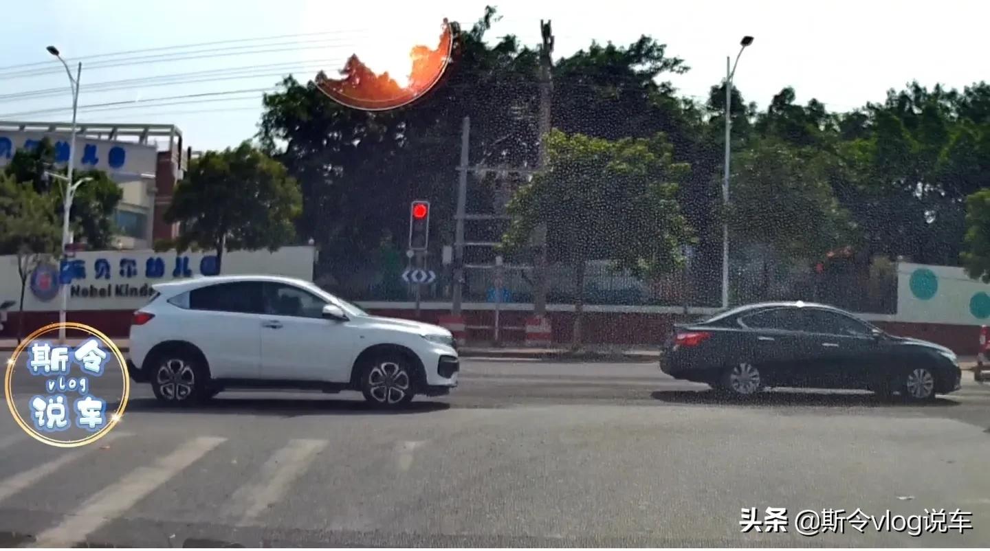 新手驾车_新手司机转弯技巧_转弯车速控制