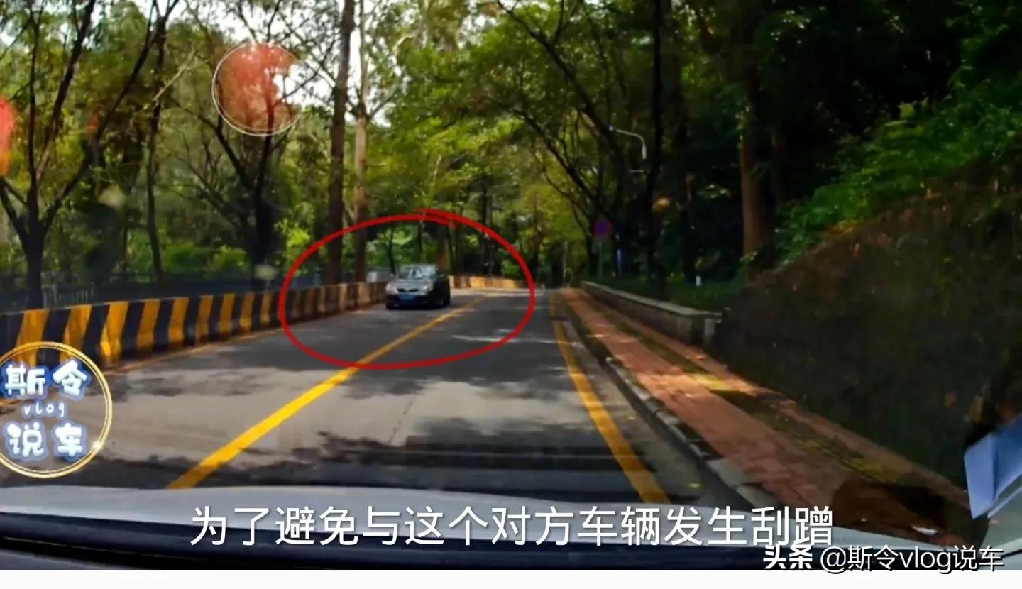 转弯车速控制_新手司机转弯技巧_新手驾车