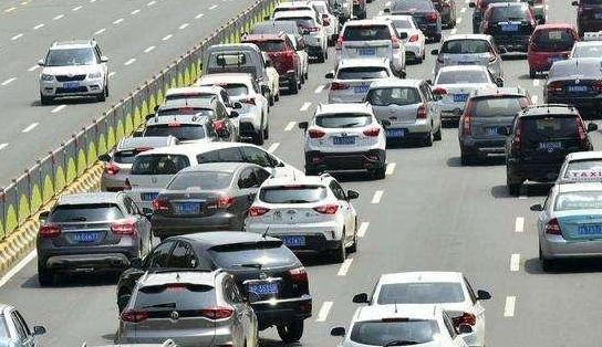 详细阅读:教练没教过你的开车技巧,新手司机赶紧学起来,上路开车更安全 教练没教过你的开车技巧,新手司机赶紧学起来,上路开车更安全