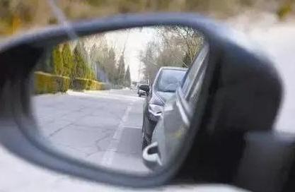 正确使用车灯喇叭_新手驾车_城市汽车安全驾驶技巧