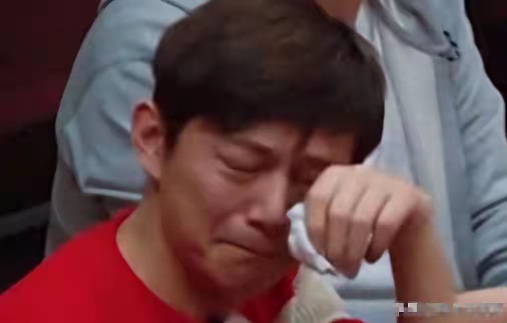 何炅舞台状态下滑_何炅近况_何炅视频