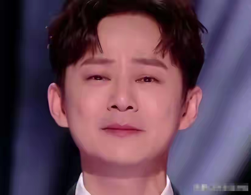 何炅舞台状态下滑_何炅视频_何炅近况