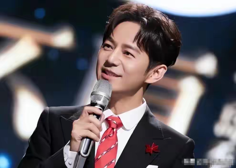 何炅近况_何炅舞台状态下滑_何炅视频