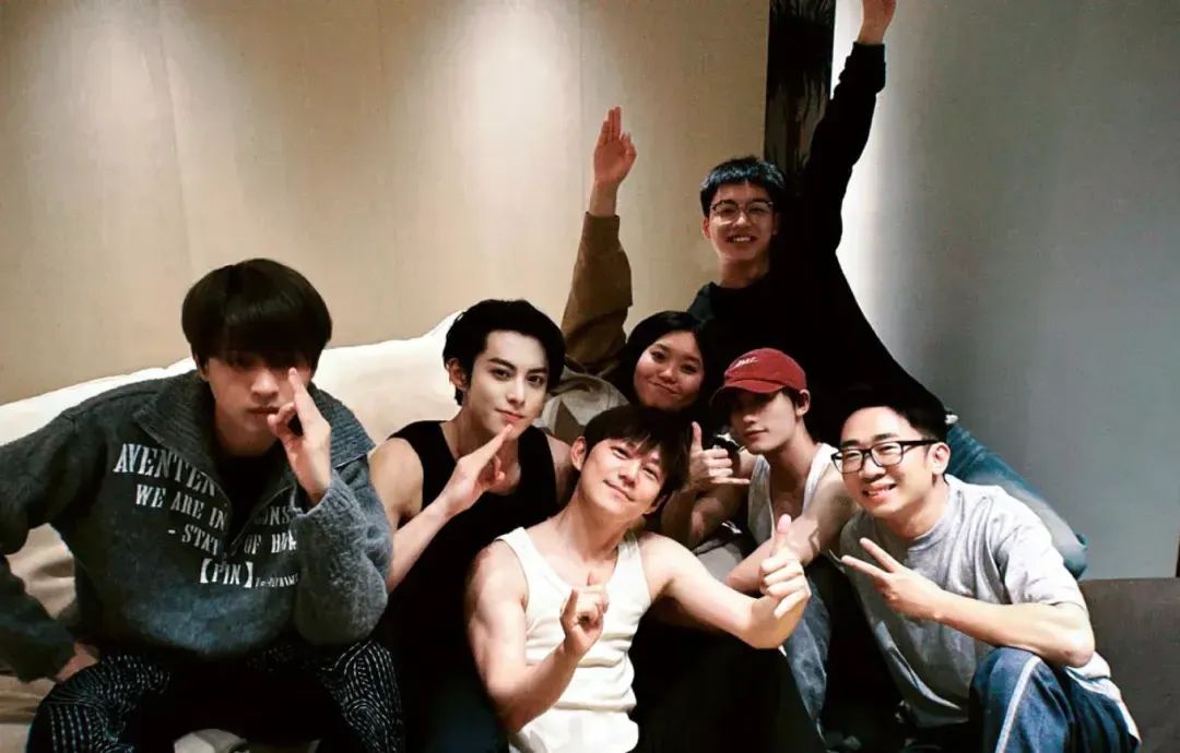 何炅长沙中小学生诗歌朗诵比赛_何炅视频_何炅1988年演讲视频