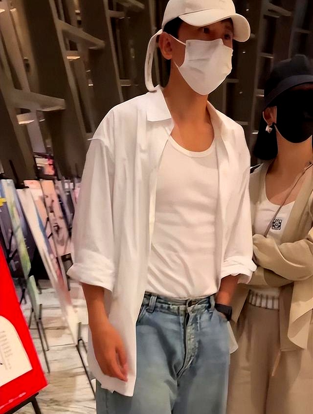 何炅身体状态分析_51岁何炅体检报告_何炅视频