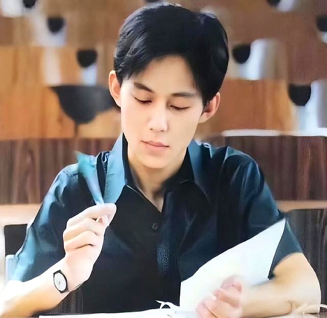 何炅身体状态分析_51岁何炅体检报告_何炅视频