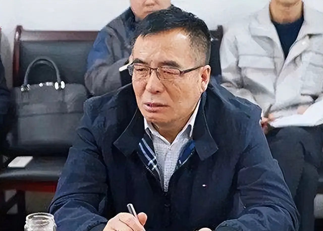 富豪王志才：迎娶“晴格格”王艳，为妻子定居国内，豪宅令人羡慕