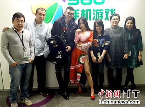 九蛇海贼团女帝惊现 360首发手游《航海王启航》