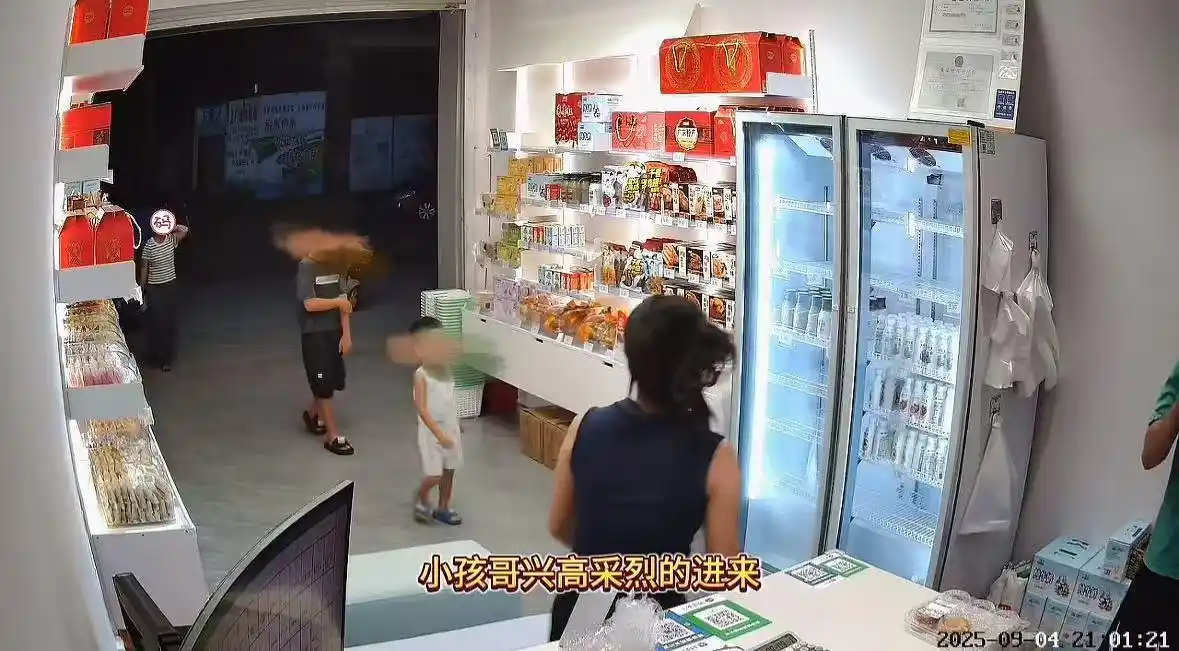 肥娟夫妇补办婚礼 网友坐了近10桌_广东湛江肥娟夫妇婚纱照_湛江肥娟夫妇婚礼