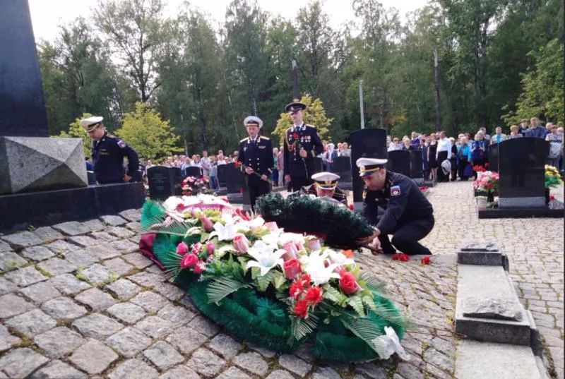 库尔斯克号核潜艇爆炸事故_俄罗斯库尔斯克号纪念仪式_库尔斯克核潜艇事故