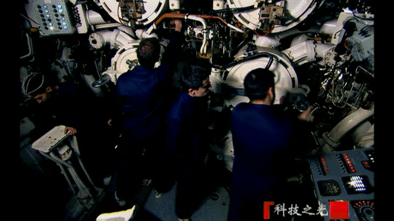 库尔斯克核潜艇事故_俄罗斯库尔斯克号纪念仪式_库尔斯克号核潜艇爆炸事故