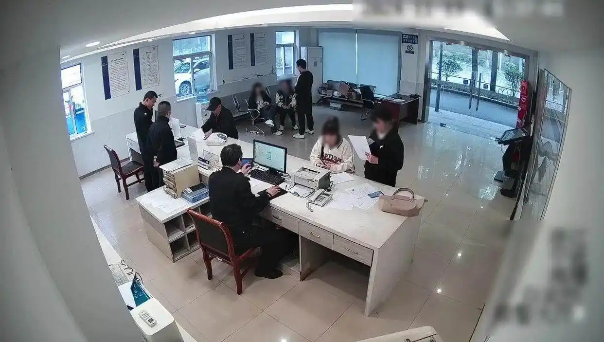 细数那些“不靠谱的恋爱”，有人被偷有人被骗｜一周警报