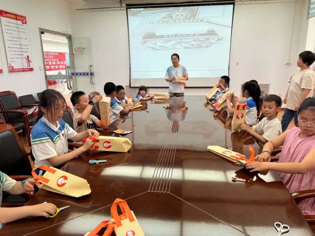 培养垃圾分类环保意识_青少年垃圾分类手工制作活动_废物利用小制作信息报道