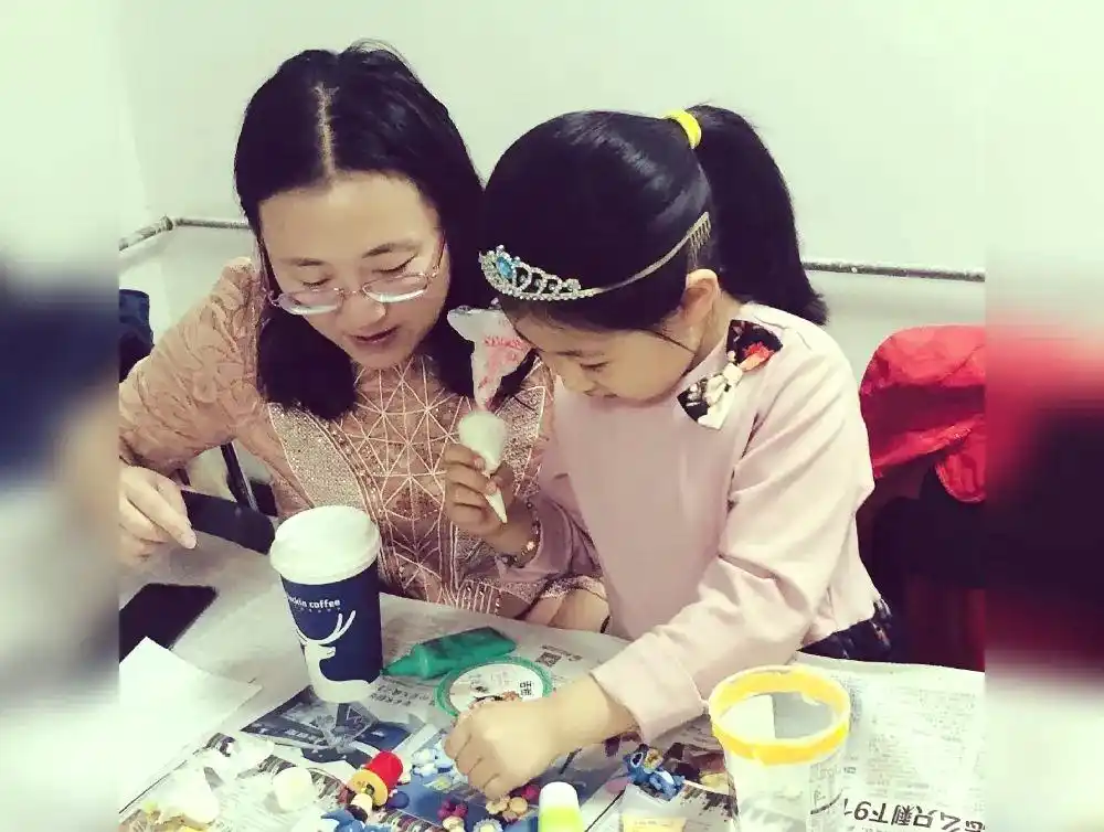 环保活动 小学 废物变宝垃圾桶_废物利用 创新垃圾桶 设计_废物利用小制作信息报道