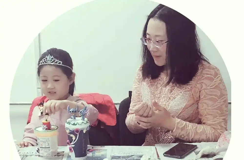 废物利用小制作信息报道_环保活动 小学 废物变宝垃圾桶_废物利用 创新垃圾桶 设计