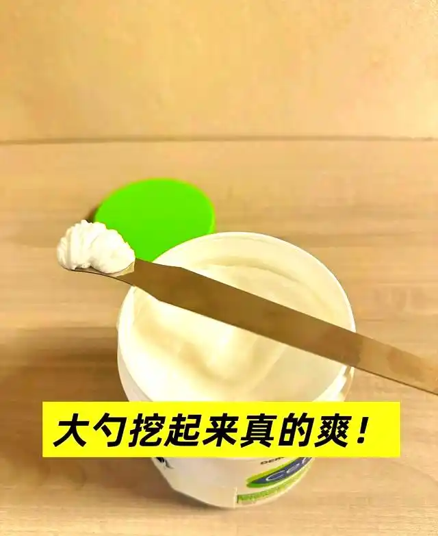 废物利用小制作信息报道_旧物改造手工课_奶茶袋收纳袋