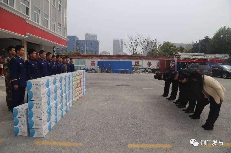 给消防官兵感谢祝福_荆门消防员收到奶茶感谢信_致敬凉山消防员