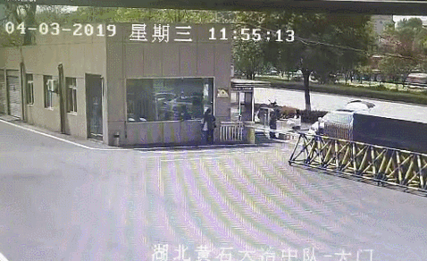 各地消防官微头像变灰色缅怀_四川凉山救火英烈追悼会_给消防官兵感谢祝福