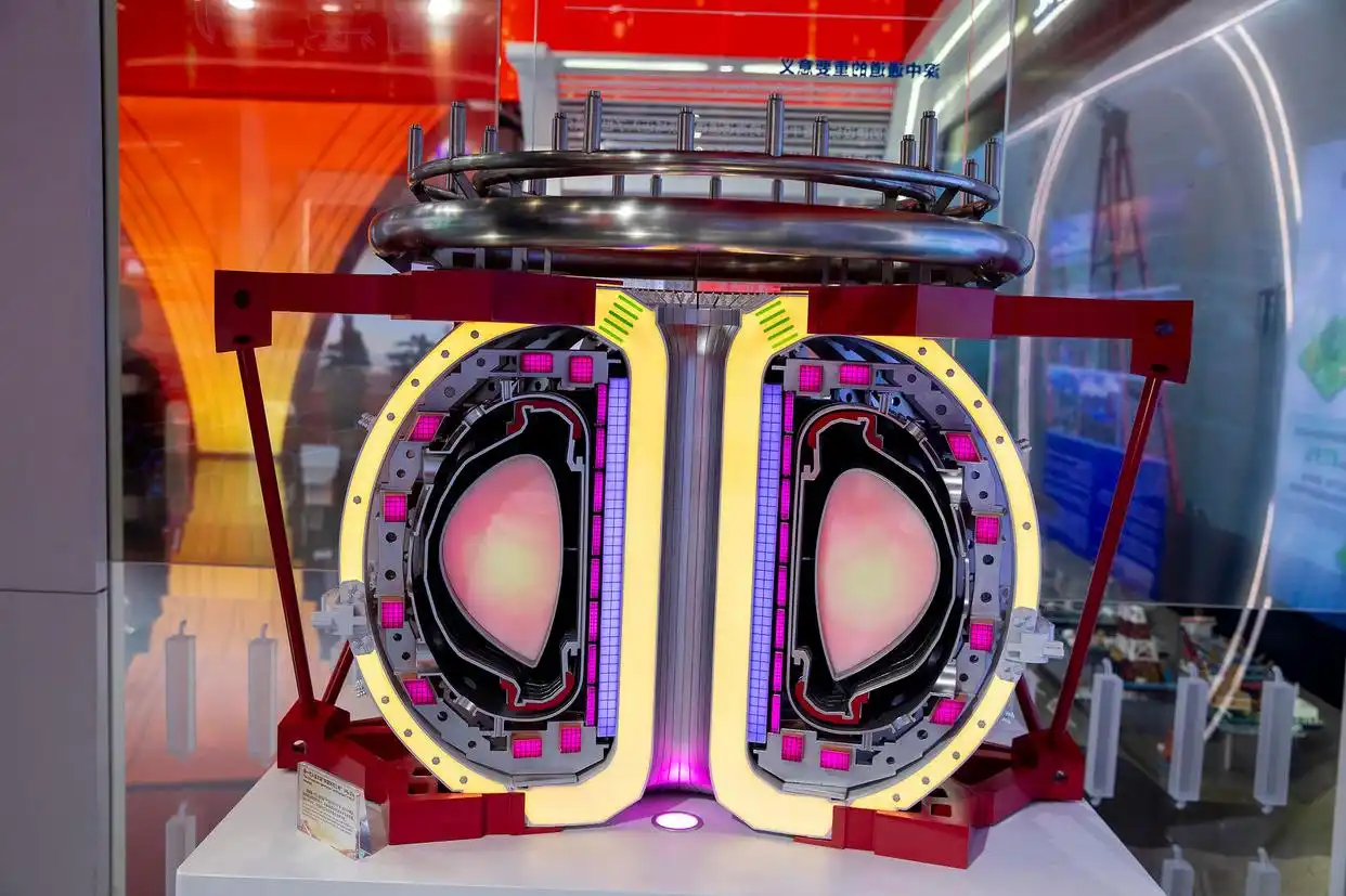 中核工程师谈“人造太阳”超骄傲_人造太阳 中国环流三号 成都 科幻馆 全民科普