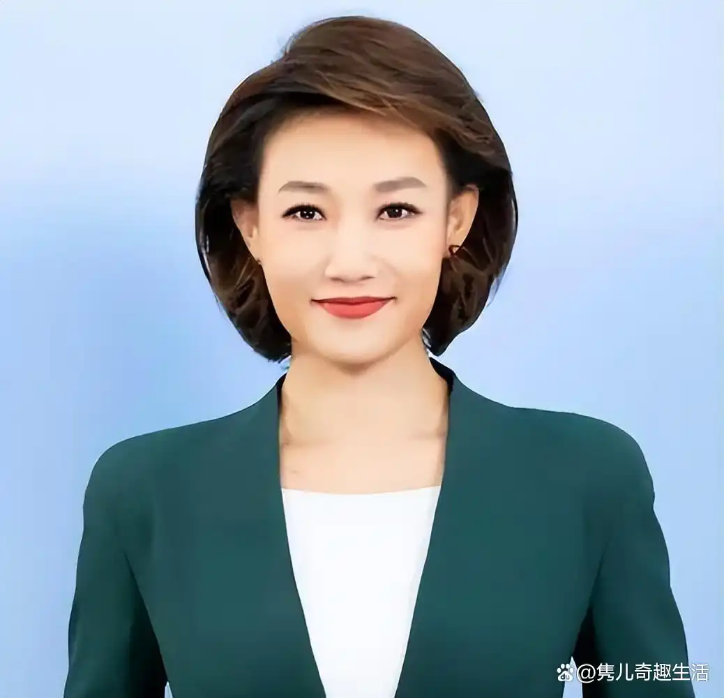 cctv13晚间新闻女主持人_董卿主持风格_央视美女主持人