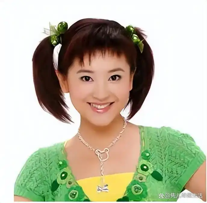 cctv13晚间新闻女主持人_央视美女主持人_董卿主持风格