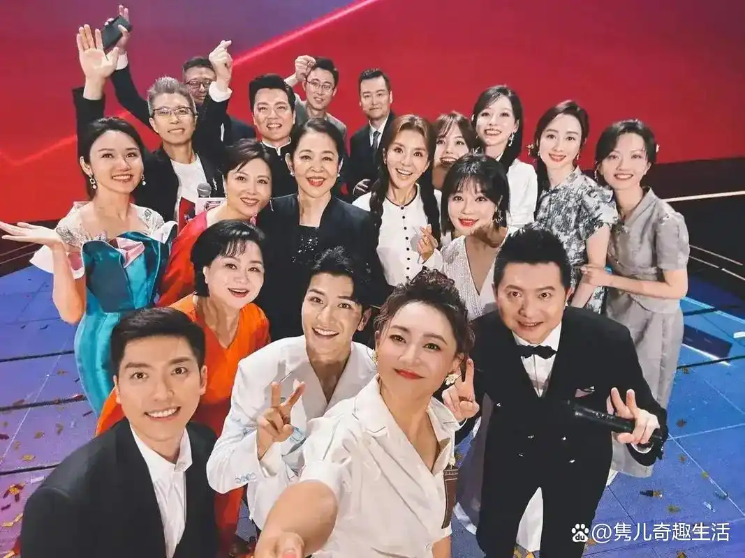 董卿主持风格_央视美女主持人_cctv13晚间新闻女主持人