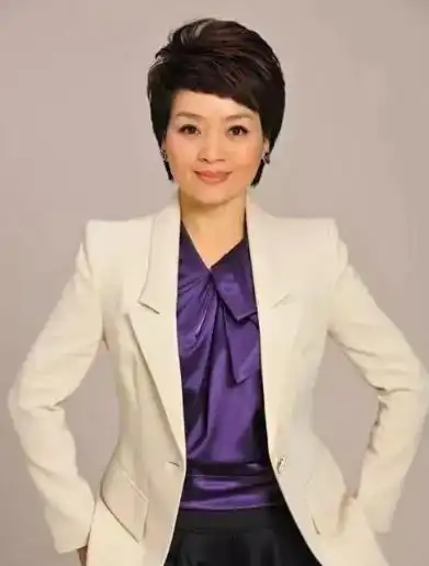 李梓萌董倩李文静等女主持风采展示_cctv13晚间新闻女主持人_当代女性传媒行业杰出主持人名单