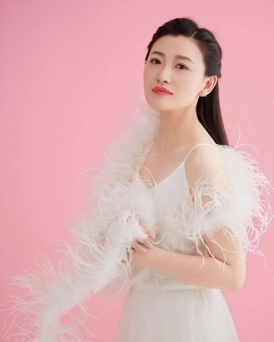 央视女主持人介绍_央视美女主持人排名_cctv13晚间新闻女主持人