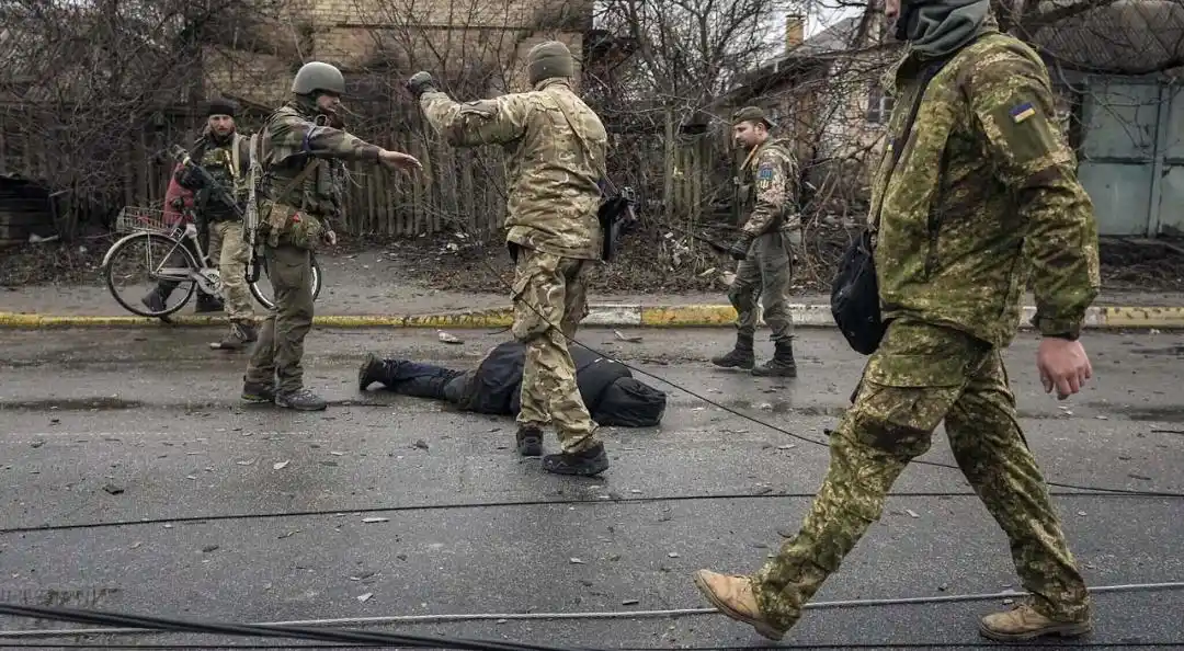 2025年顶级枪战动作片推荐_生死狙击 2025 电影_残阳猎杀剧情解析