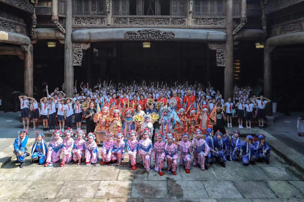 上海京剧团王珮瑜瑜音社京剧小科班_上海戏曲学校_上海少儿学京剧机构