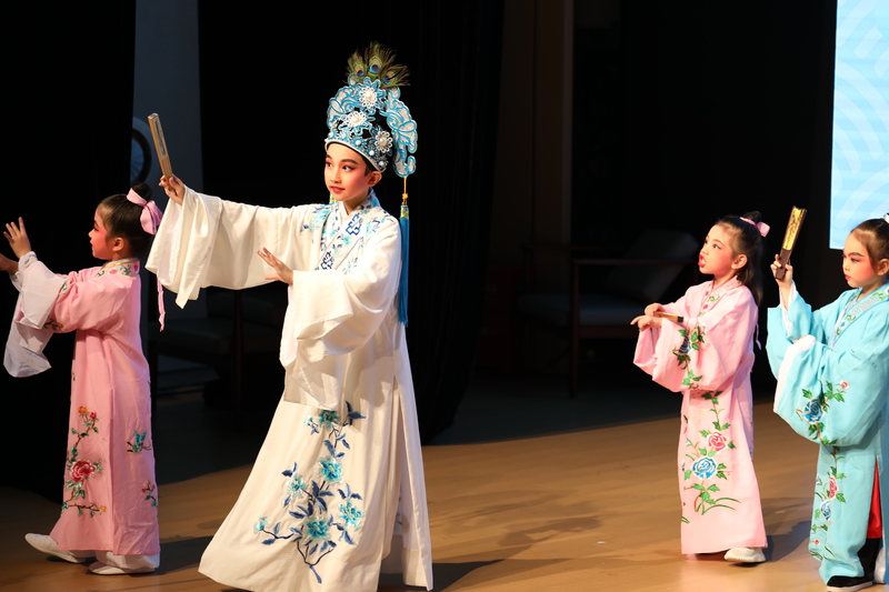 上海少儿学京剧机构_上海戏曲学校_上海京剧团王珮瑜瑜音社京剧小科班