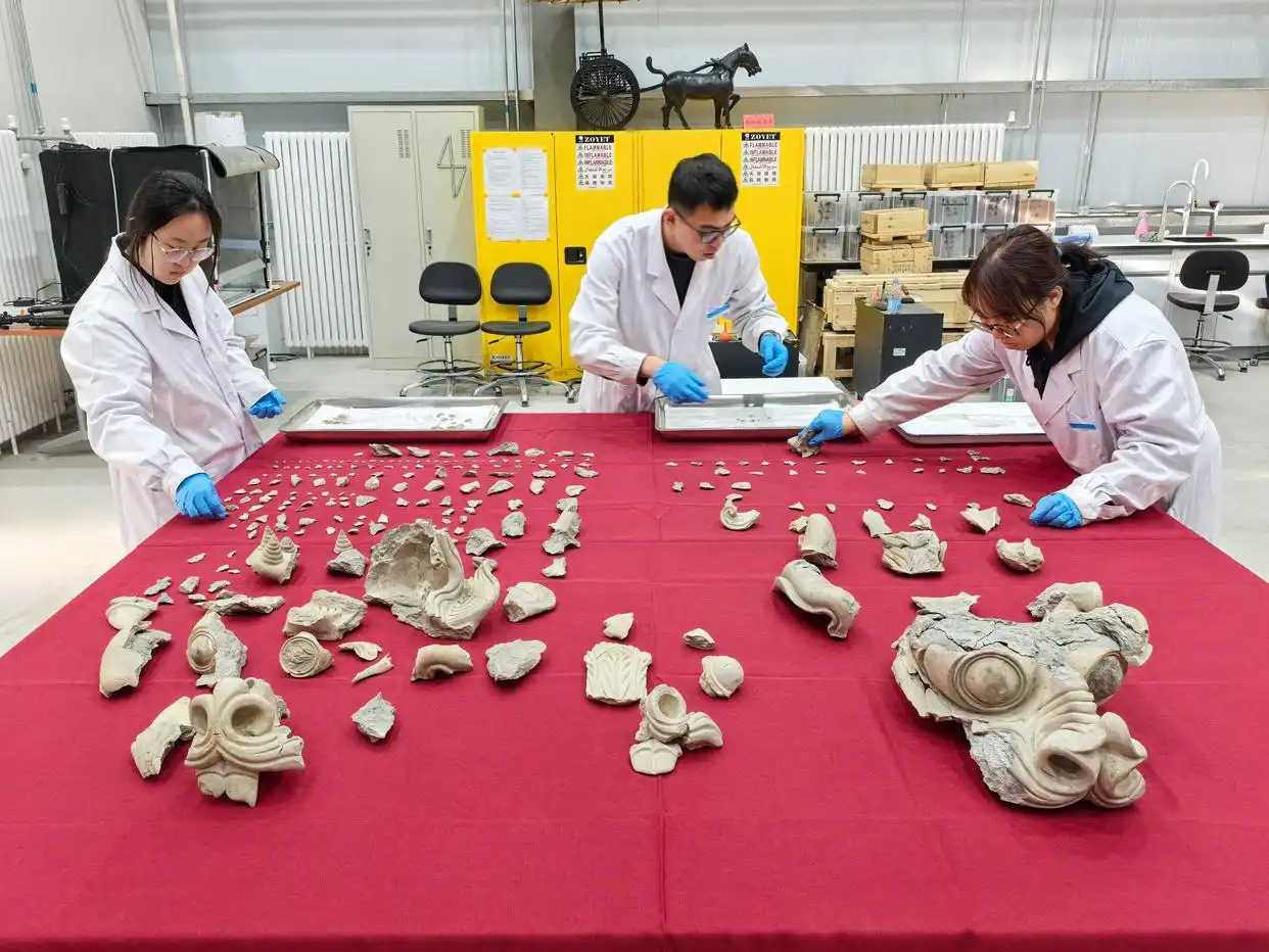 科考人员发现1400年前人类活动遗迹_文化遗产保护_科技考古