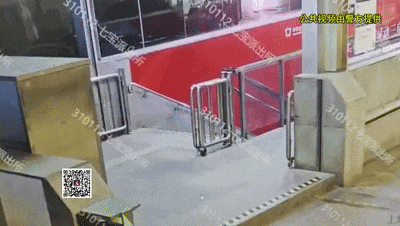 青春期母女矛盾调解_13岁女孩失联7天竟躲空房间玩手机_离家出走失联两天报警