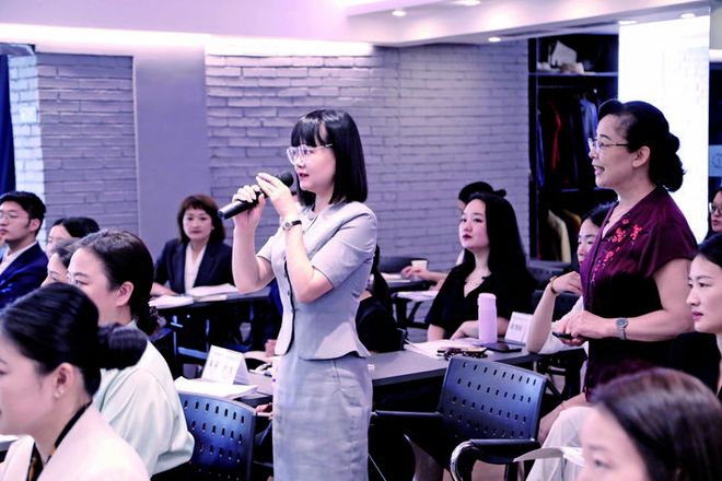 从银行职员到买手店主理人，她的创业之路聚焦“价值创造”