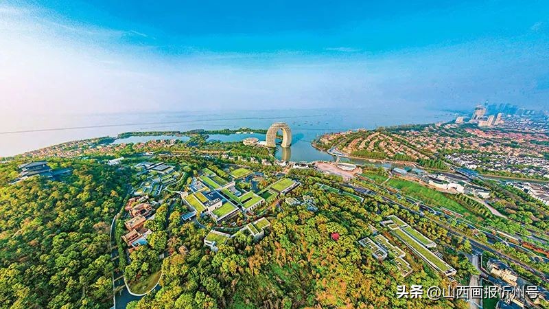 穆青生平新闻写作中的特点_新时代记者成长之道_如何做新时代的大记者