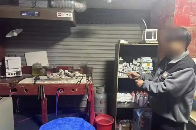 金项链发现大量不明金属 多家店中招_长兴警方破获铼金诈骗案_高价回收千足金项链被骗