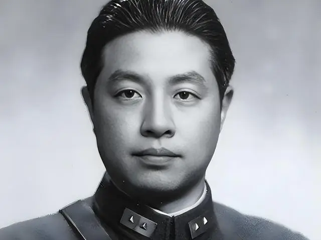 这下全国人民都知道了，刘若英的爷爷，居然是《沉默的荣耀》的他