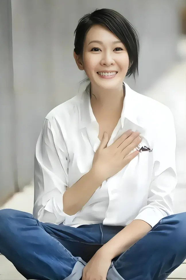 《沉默的荣耀》带火刘若英？幕后真相：她爷爷的身份才是关键！