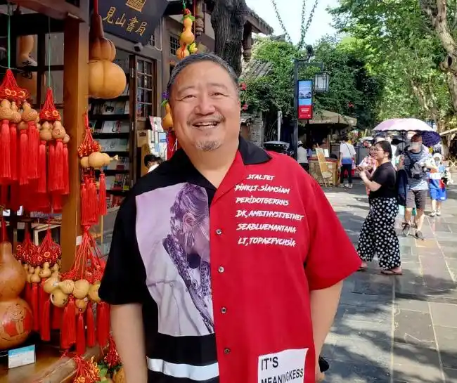 春晚笑脸哥真实身份_笑脸哥冉东升故事_冉东升春晚19年观众席