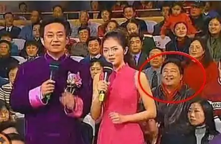 连续霸屏春晚19年笑脸哥缺席原因_笑脸哥现在怎么样了_春晚笑脸哥真实身份