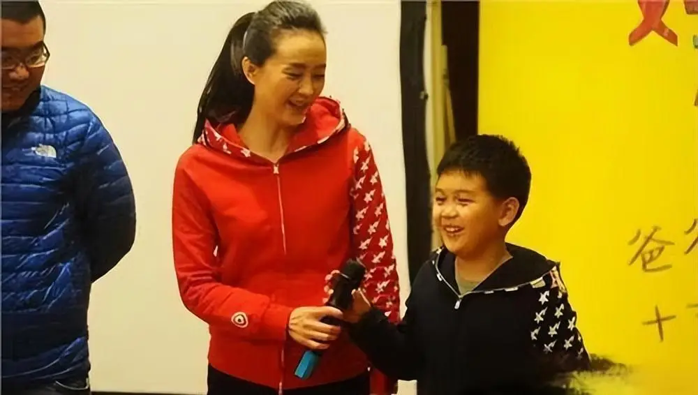 王艳嫁入豪门后的生活_王艳豪门婚姻的真相_王志才比王艳大多少