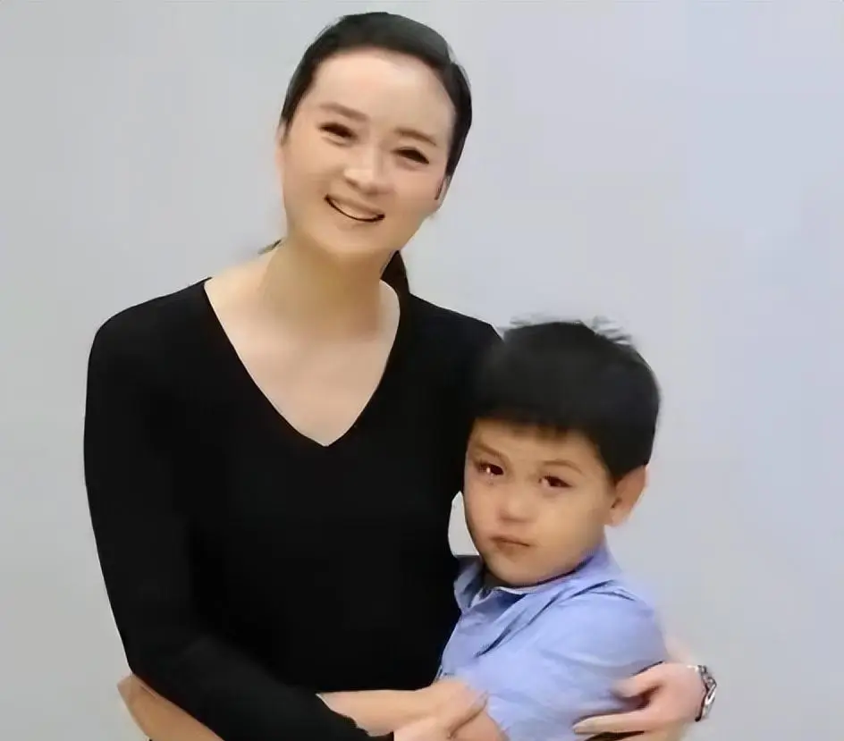 王艳豪门婚姻的真相_王艳嫁入豪门后的生活_王志才比王艳大多少