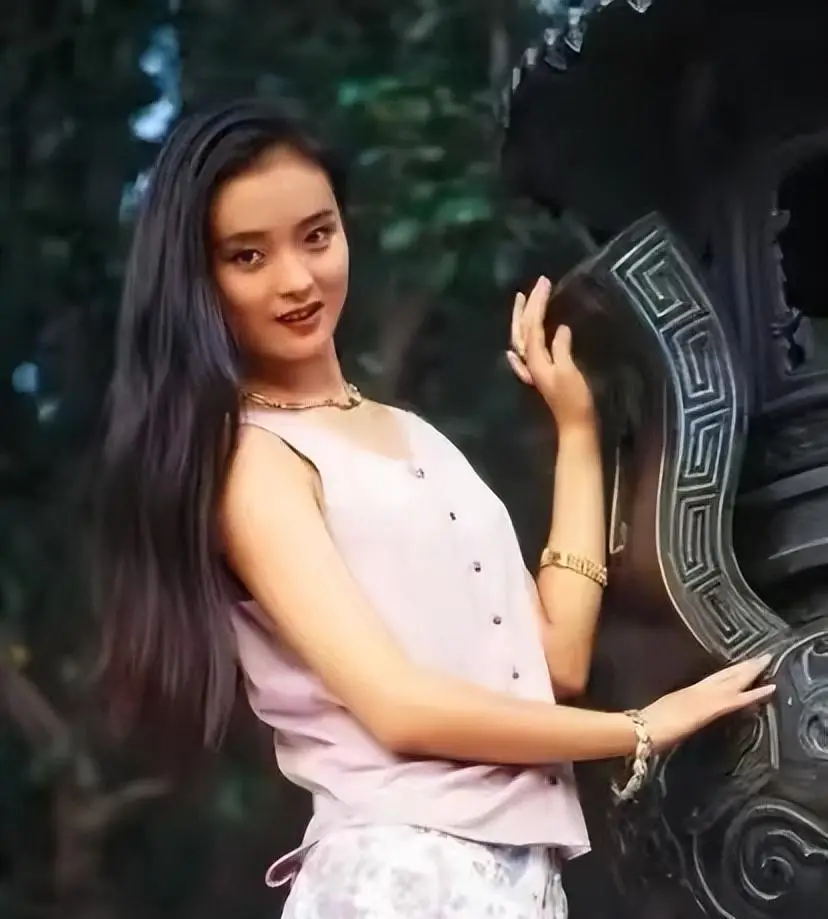 王志才比王艳大多少_王艳豪门婚姻的真相_王艳嫁入豪门后的生活