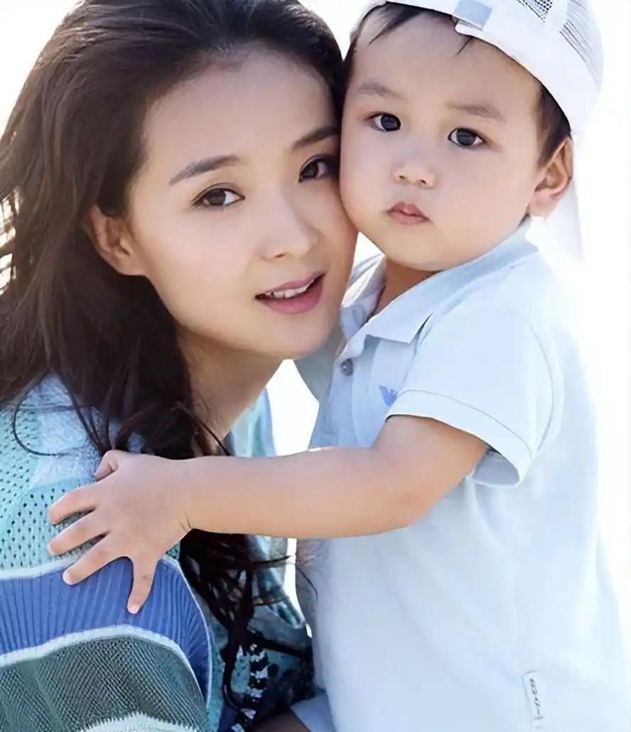 王艳 事业 发展历程_王艳 丈夫 王志才 早年经历_王志才比王艳大多少