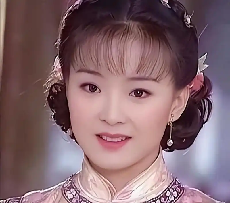 王艳 事业 发展历程_王艳 丈夫 王志才 早年经历_王志才比王艳大多少