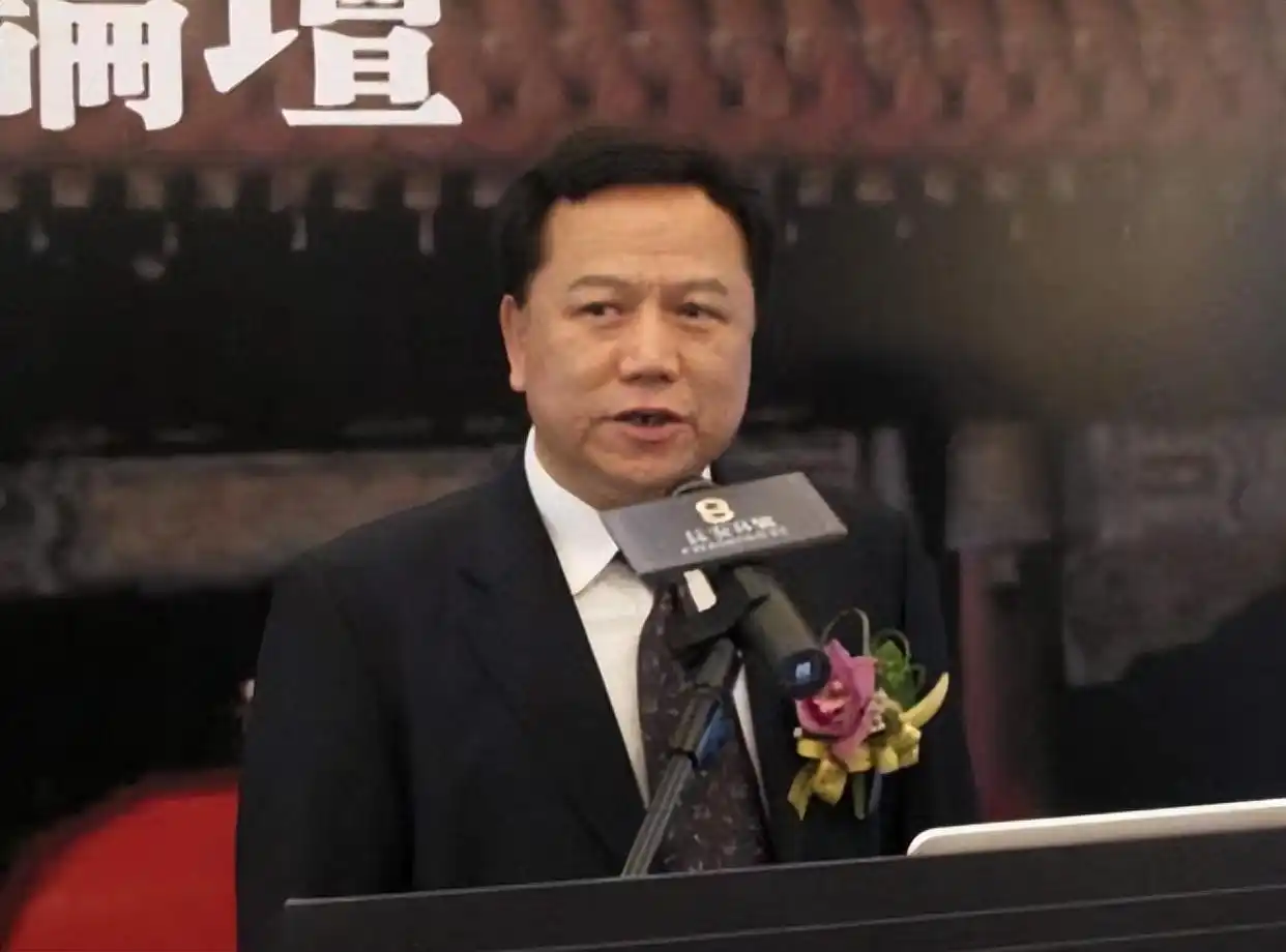 王艳 丈夫 王志才 早年经历_王艳 事业 发展历程_王志才比王艳大多少