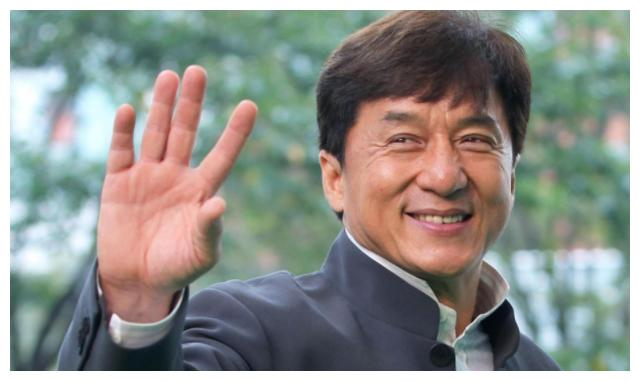 七小福现状: 成员平均年龄已经70岁,唯独他仍像30岁