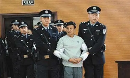 盗墓祖师爷姚玉忠故事_多名“考古学家”白天考古晚上盗墓_摸金校尉姚玉忠